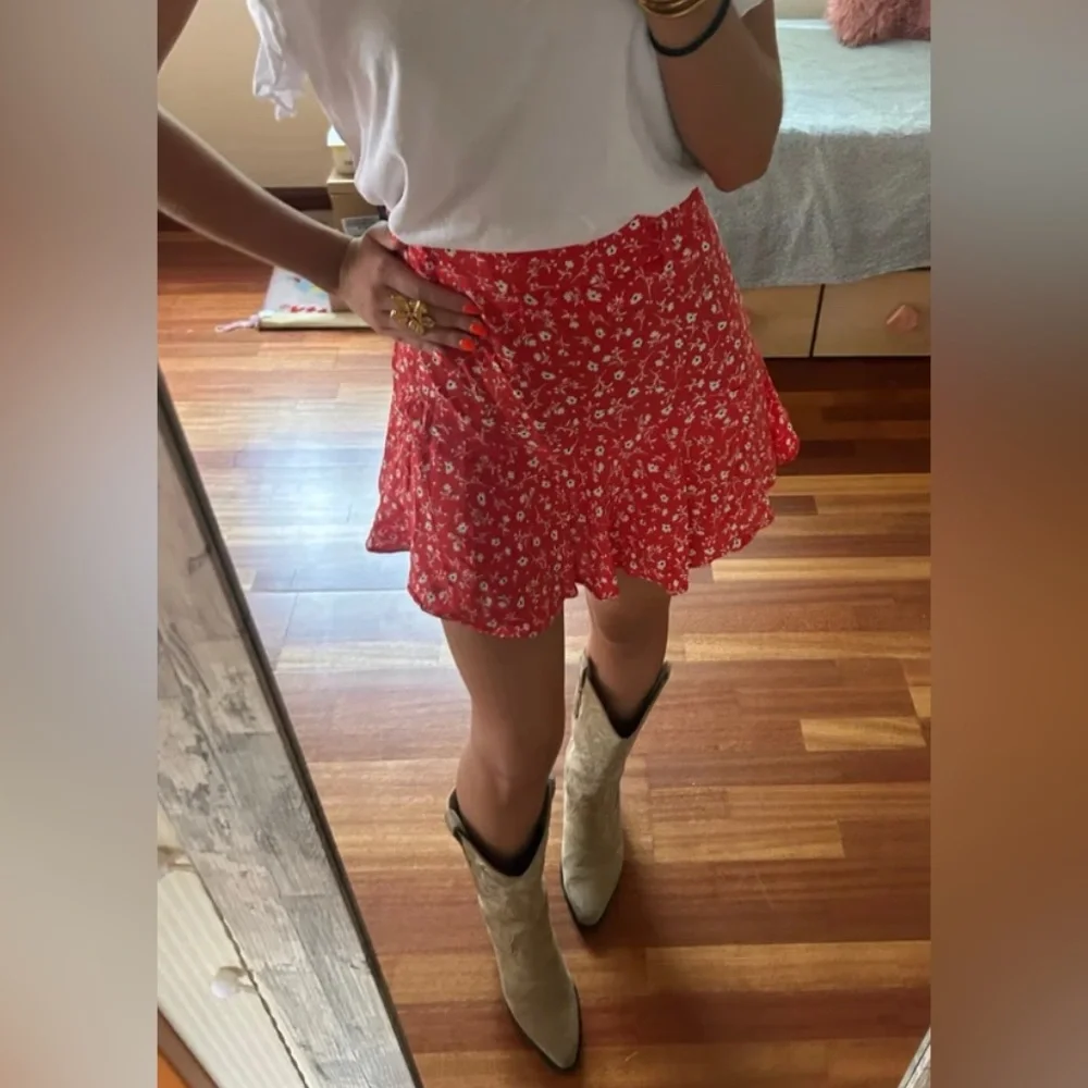 Zara Belted Mini Skort Red Floral Skater Skirt size medium